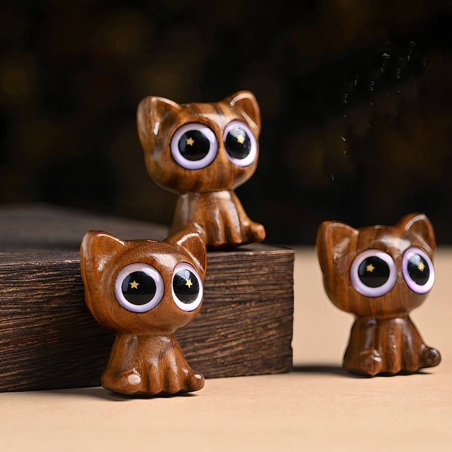 Statuette adorable de chat aux grands yeux en bois – Image 2